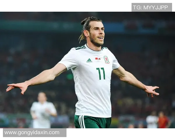 足球场最伟大的球星是谁？